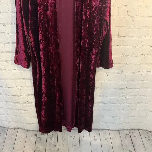 FAVLUX Deep Burgundy Crushed Velvet Cardigan! Like new! - Picture 3 of 8
